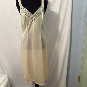 Vanity Fair Cream Lace Chemise slip vintage flaw